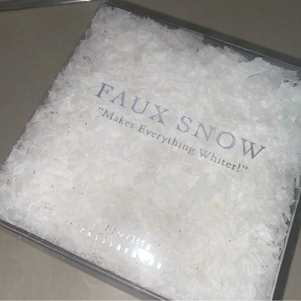 Pottery Barn White Faux Snow Christmas Holiday 5.5‎ Oz New In Box